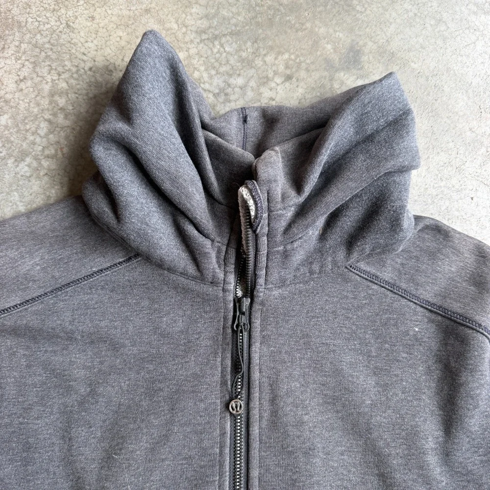 Lululemon Hug it Out Jacket Charcoal Gray Activewear Womens 18x22 Yoga Training